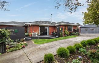 18 Lowry Avenue, Redwood