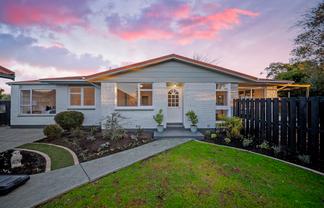 15 Denniston Crescent, Redwood