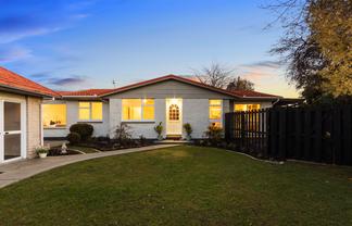 15 Denniston Crescent, Redwood