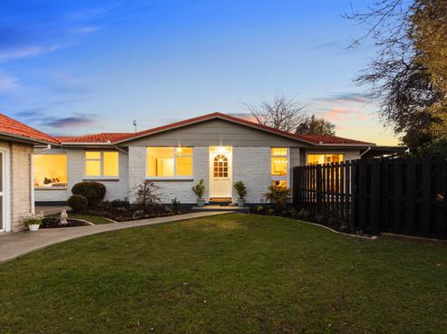 15 Denniston Crescent, Redwood
