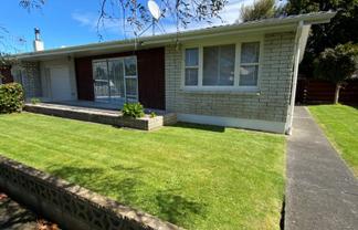 14 Katene Street, West End