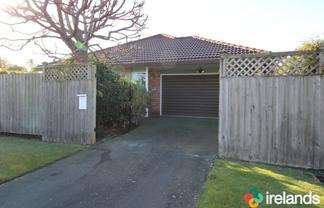 2 Canberra Place , Redwood