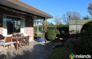 2 Canberra Place , Redwood