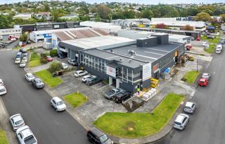 TIGHTLY HELD WAIRAU INDUSTRIAL: 1,000M²
