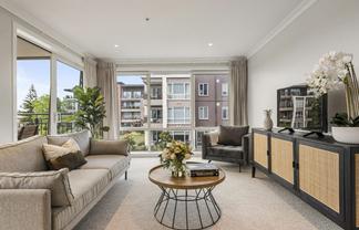 11 Commodore Drive, Lynfield