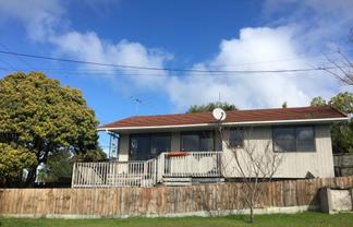 12A Kauri Road, Stanmore Bay