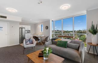 11 Commodore Drive, Lynfield