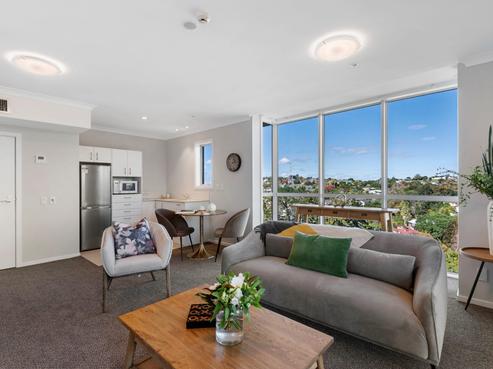 11 Commodore Drive, Mount Roskill