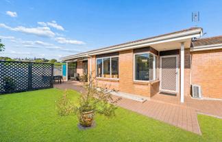 57 The Grove, Red Beach