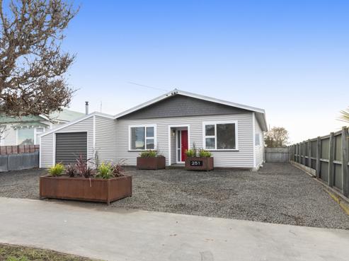 251 Breezes Road, Aranui