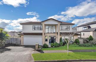 8 Listack Drive, Flat Bush