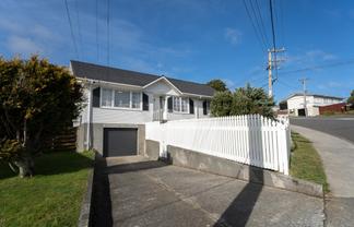 54 Mark Avenue, Paparangi