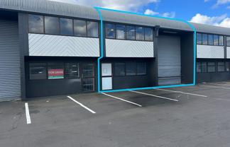Flexible Wiri Warehouse with Drive-Through Access