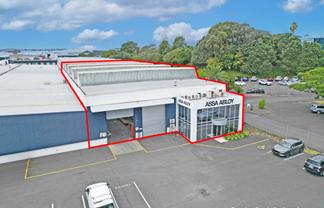 1,700M² WITH ALL THE BELLS AND WHISTLES 
