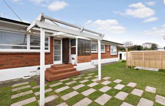 2/9 Onslow Road, Papakura
