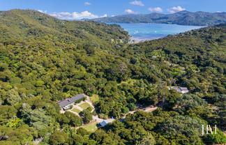 64 Cape Barrier Road, Great Barrier Island