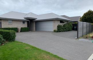 40 Little Oaks Drive, Yaldhurst