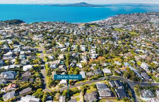 29A Parr Terrace, Castor Bay