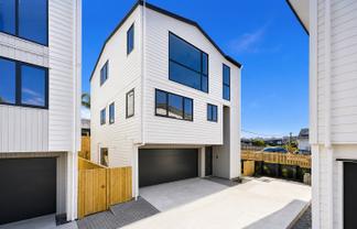 17A Rock Isle Road, Torbay