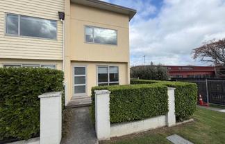 1/11 Ray Small Drive, Papakura