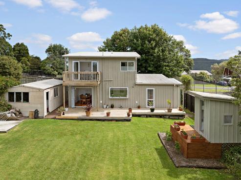 8 Lookout Drive, Laingholm