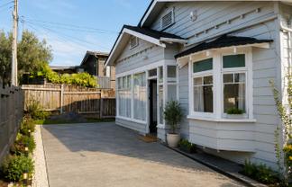 1/132 Western Springs Road, Morningside