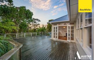 7 Tinopai Road, Titirangi