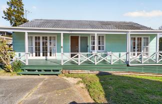 2/35A Woodglen Road, Glen Eden