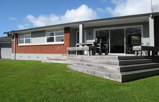 19 Woods Avenue, Matua