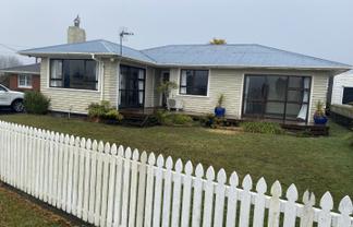 121R Pembroke Road, Stratford