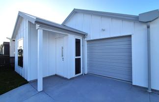 Anawhata Lane, Papamoa