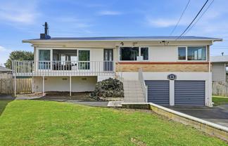 4 Meadow Crescent, Te Atatu South