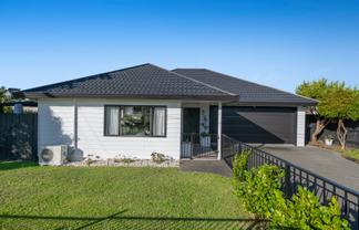 2/1 Langton Road, Stanmore Bay
