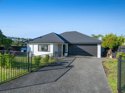 2/1 Langton Road, Stanmore Bay