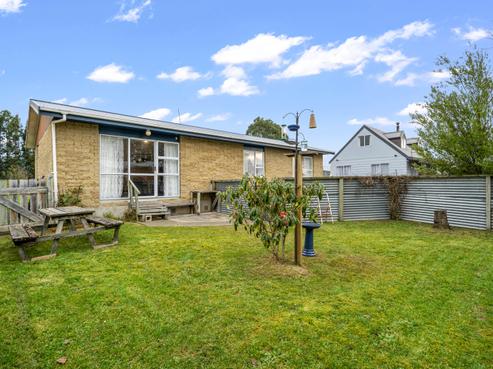 221 Ball Street, Kingswell