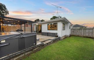 2B Kay Road, Panmure