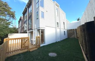 74D Sycamore Drive, Sunnynook