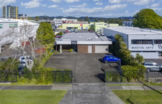 Flexible occupier opportunity close to LynnMall