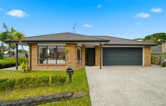 19 Black Teal Close, Unsworth Heights
