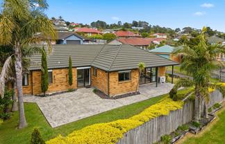 19 Black Teal Close, Unsworth Heights