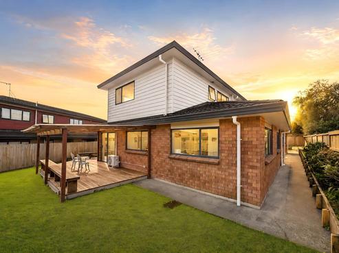 2/12 Solana Court, Botany Downs