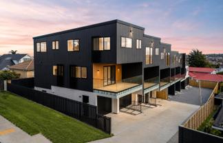 3/129 Cook Street, Howick