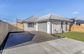 12 Henshaw Street, Woodend