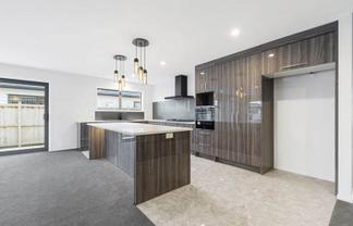 16 Silver Beech Street, Takanini