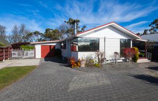 378 Nelson Road, Riverdale