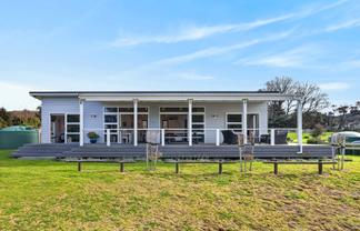 4 Pinedale Crescent, Riversdale Beach