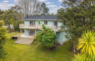 37 Onedin Place, Titirangi