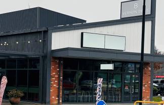 Lincoln Hospitality or Retail