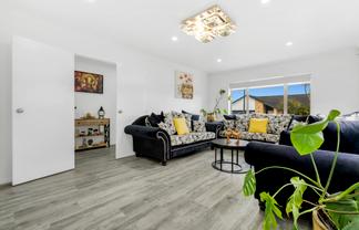 10 Fernloche Place, Flat Bush