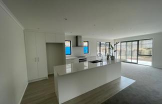 11 Yulia Road, Flat Bush